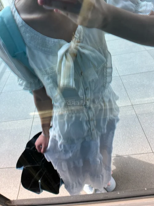 第一次用挖煤姬海淘衣服！成功下车了，收到了两件超级萌的衣服呀～在这里想夸一下挖煤姬，购买流程特别简单，看一次教程就学会啦！
嘿嘿，下个月再买一次～