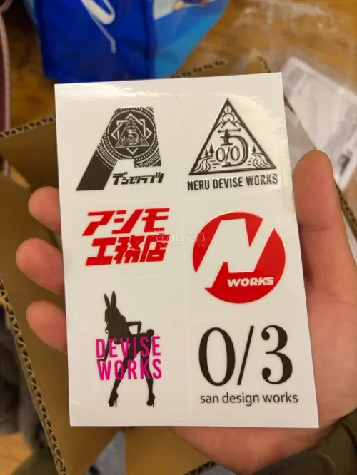 贴上后真的是爱了，期待了很久。争取早日集齐bayout会场限定的周边。也为自己的小车车多装饰一些美贴