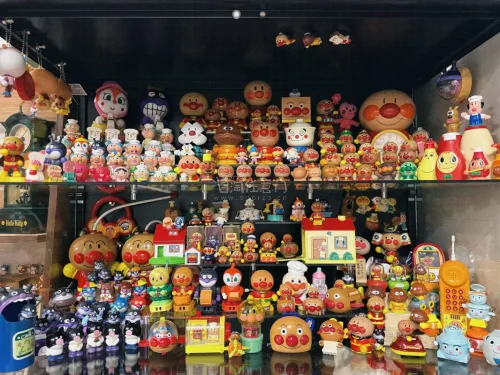 整单购物流程十分顺利，货品和卖家图片一致。仓库包装严实，有效避免了运输磨损，物流时效稳定。平台操作便捷，用来淘日本中古商品非常合适，多次下单都很满意，值得长期回购。