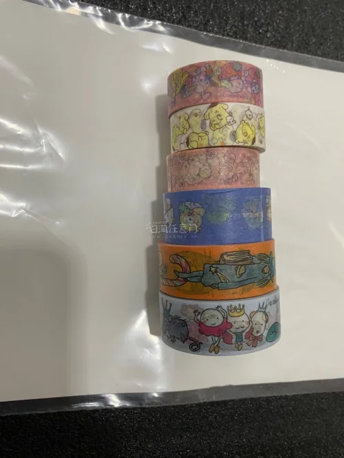 第一次买小胶带，特别萌，yhm打包的很好，很喜欢。这次买的这些打包都特别棒哦！还会继续买哒ovo希望多多给积分呢，嘿嘿，谢谢平台帮我代购