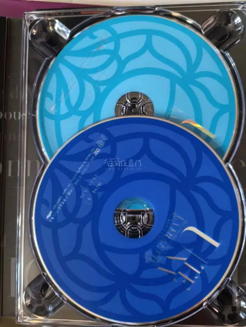 DVD终于到手，虽然卖家写的外壳有伤，但其实完全不明显，里面的图册和DVD都保存得很完好，虽然骏河屋的包装没有个人卖家那么细致，但完全OK。