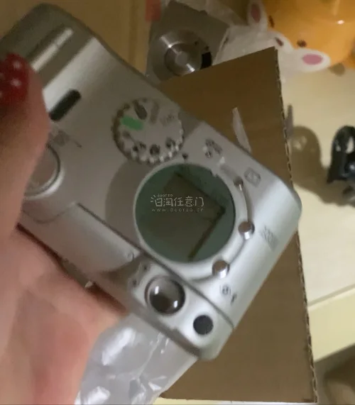 成色很好，划算，用来当摆件吧。体验感还是不错的，这个电池还不太好卖，主要是胶片难买，我也就没有测试是不是好的了