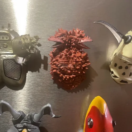 很早就想买这套怪兽一番赏冰箱贴了 实在是做工很优秀 都是我很喜欢的怪兽 分量十足 挖煤姬速度很快 我很快拿到手 贴上去很不错