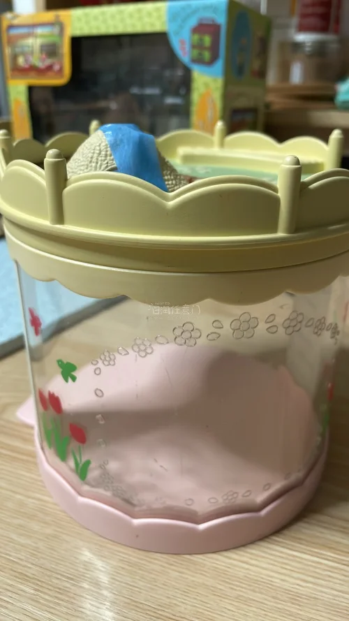 今天上海大暴雨，快递能顺利送上门，也是很感谢。这次买的都是小件，茶犬学校是拍来的，还挺新。森家的餐厅延伸板也很新，正好配蓝色餐厅。