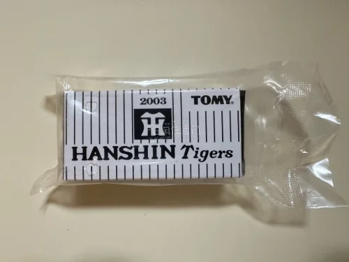 淘TLV老车模，挖媒姬太丝滑了，复古日系车收藏太治愈

这次专程入手几款Tomica Limited Vintage 1/64小车模，开箱体验直接拉满。

先收两台LV-01e日产Cedric复古棕轿车、一台LV-11a五十铃Bellett1300，还有大都会PAR...