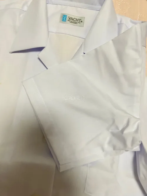 一直想要的日系衬衫终于收到，剪裁衬得肩颈线条超好看，面料轻薄不闷汗，单穿叠穿都很有氛围感。
多亏挖煤姬打通日淘渠道，煤炉、雅虎拍卖一键代拍，24小时自动抢货不怕错过孤品，运费积分还能抵扣，客服响应及时，包裹加固到位，漂洋过海衣物完好无损。想淘小众日系衬衫、中古制服，...