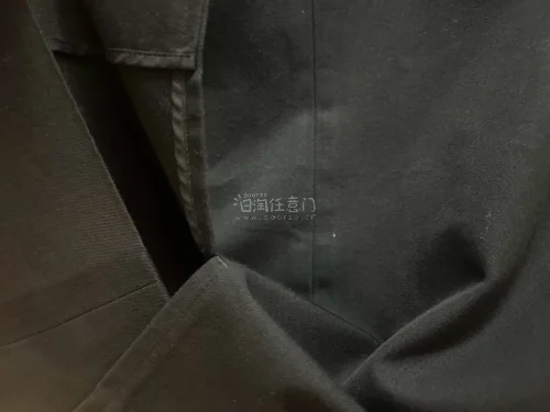 可以看出来这件衣服我非常的满意，挖煤姬的物流速度还是不错的，客服小姐姐也特别的好，有问题都很快速的回复，感谢