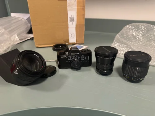 通过日淘任意门入手这套宾得 PENTAX auto110 胶片相机镜头套装，已经到手玩了几天，整体体验比预期更有意思。机身小巧精致，几支镜头搭配起来很有收藏感，也适合日常把玩和拍照体验。日淘任意门下单、转运流程都比较顺利，包装和物流也还可以。喜欢中古胶片相机的朋友可...