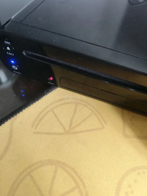 wiiu是之前错过的机型，一直想找机会体验一把。这次淘到了整套的机器，成色还行，配件全，已经折腾好开始爽玩