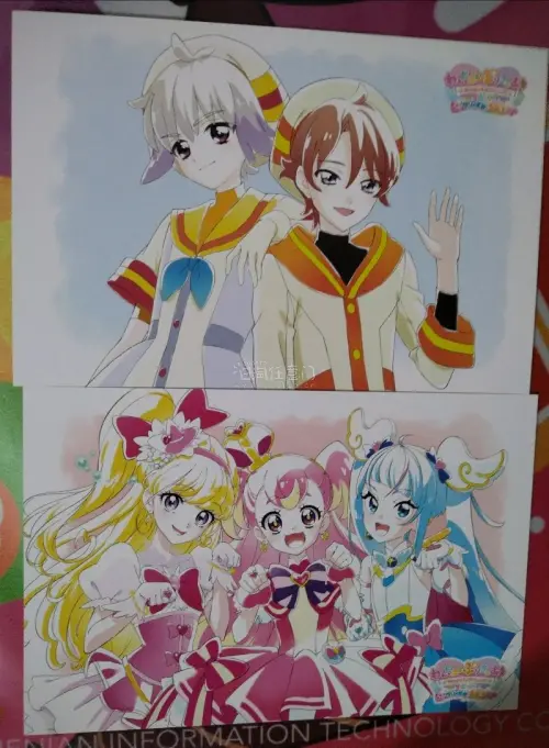 分享今年暑期已购清单，是少女歌剧的斜挎包、bangdream的小卡和光之美少女的相卡。因为都是很久之前的谷子所以在国内很难买到，但在日淘任意门发现有出的而且价格还不错遂买。在日淘任意门海淘总能发现好物，节省了不少钱。物流也快有保障。