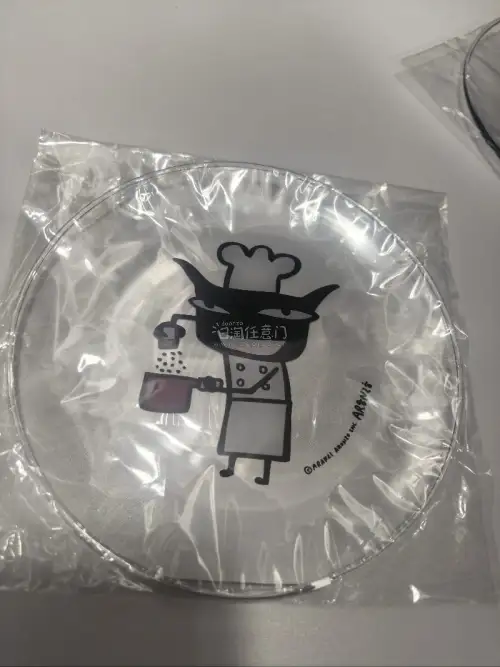 可爱的盘子可以装一些食品，或者是当做装饰，放一些小物件作为收纳，都是很不错的～扇子也很复古，非常喜欢！