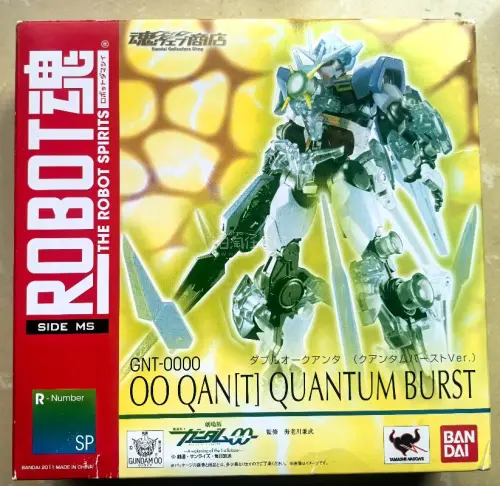 R魂的00q量子爆发，大部分都是拆摆的，难得刷到一个全新未拆的，虽然是不带发光底座的，但是品相不错，目标-1。
cosmix作为能互换衣服的盒蛋系列，整端的确实不多，整端控的福音，必须果断收藏。