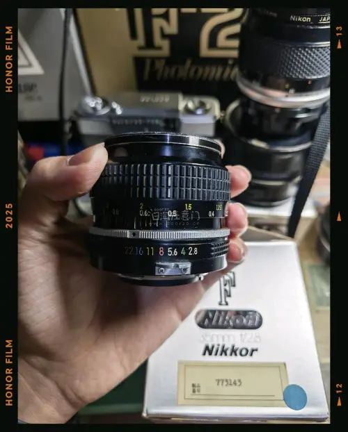 尼康F2购物体验
 
一直心仪尼康F2这款经典机械胶片机，国内市面机型溢价高、成色参差不齐，最终选择在挖煤姬日淘入手，全程体验省心又靠谱。
 
平台界面操作简单，日拍货源丰富，机型成色、瑕疵细节标注清晰，还配有实拍图，方便精准挑选。下单后客服响应迅速，有疑问都能耐心...