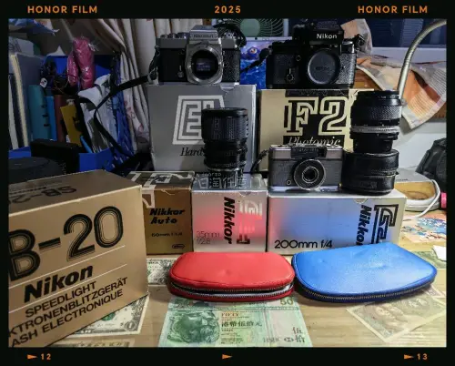 尼康F2购物体验
 
一直心仪尼康F2这款经典机械胶片机，国内市面机型溢价高、成色参差不齐，最终选择在挖煤姬日淘入手，全程体验省心又靠谱。
 
平台界面操作简单，日拍货源丰富，机型成色、瑕疵细节标注清晰，还配有实拍图，方便精准挑选。下单后客服响应迅速，有疑问都能耐心...
