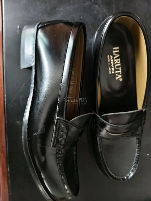 这双Haruta 4514乐福鞋是日本制造的日系经典制服鞋，鞋型挺括百搭，适合JK制服或日常通勤，其做工精细、穿着舒适，是追求学院风与品质感的首选。而且挖煤姬商品丰富，物美价廉，还有积分兑换运费，运输过程动态可视有保障。