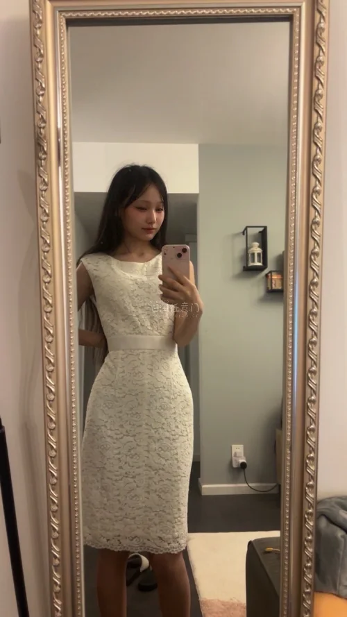 超级漂亮，衣服好香，成色超级好。包裹很结实，就是物流有点慢。下次准备买秋装或者冬装，大家有推荐的吗？
