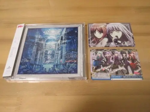 日淘任意门CD到货！淘到一张初回限定盘，侧标特典全在，盘面无划痕。海淘运费比代购便宜太多，包装严实。放进CD机的那一刻，青春全回来了！