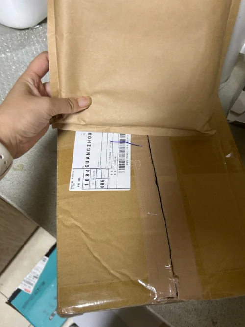 第一次用挖煤姬买电子产品，感觉好棒?首先包装?很整齐，用起来很白很清晰，虽然在海上飘了一个月，但是到我手上这种期待感是无与伦比的！每一个细节都做得很用心，我感觉在这儿买东西是靠谱的，也是可以用心期待的，而且我的这一个电子产品很清晰，海外的产品不用担心组装机了！