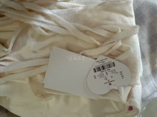 挖煤姬切的第n单，体验感很好，这单走的epl，包裹很严实，还包了泡沫纸，东西完全都没有损伤，送货审核大概是三四天，东西也很好，选择挖煤姬页面简洁方便，适合新人用