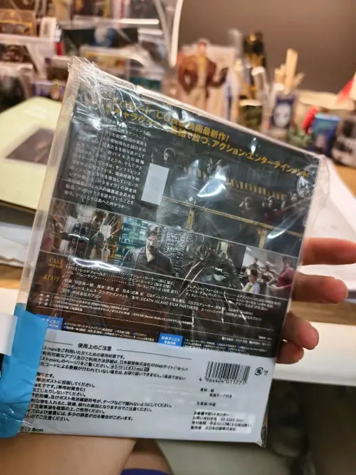 蹲到《生化危机：死亡岛》限定明信片套装，煤炉拼单和第五人格周边合单运回，青岛清关耽搁两天总算顺利到手。克里斯、吉尔、瑞贝卡同框画面质感拉满，卡套收纳保护得完好无损。竹蜻蜓专线打包稳妥，无税放行，一次舒心的日淘切煤体验，本命谷子到手幸福感拉满。