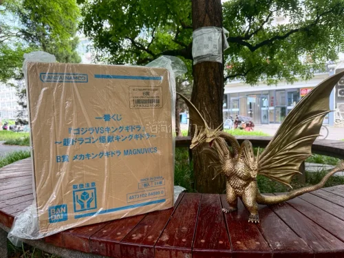 包裹确认全新，打包的很严实，彩盒都是好的
内容物正版无误，中间物流稍长，不过可以理解
总之安全运抵，赞