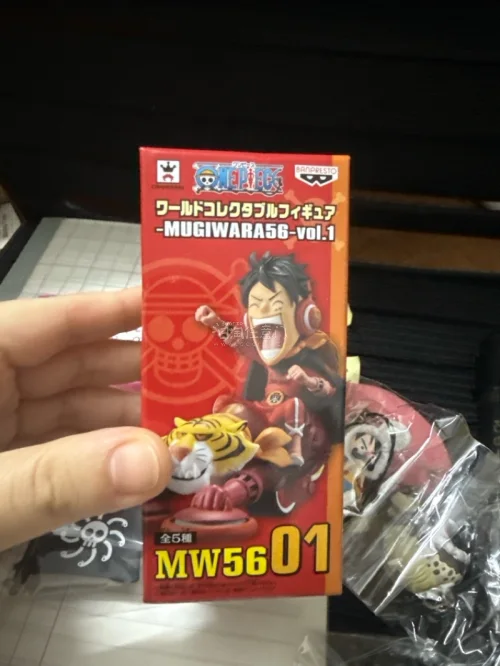 相当满意的一次购物，这回买到了心仪的钥匙挂件，可爱的鱼人岛伪装路飞和女帝，很有cp感的一对挂件。另外还有杰儿玛56的路飞，很帅