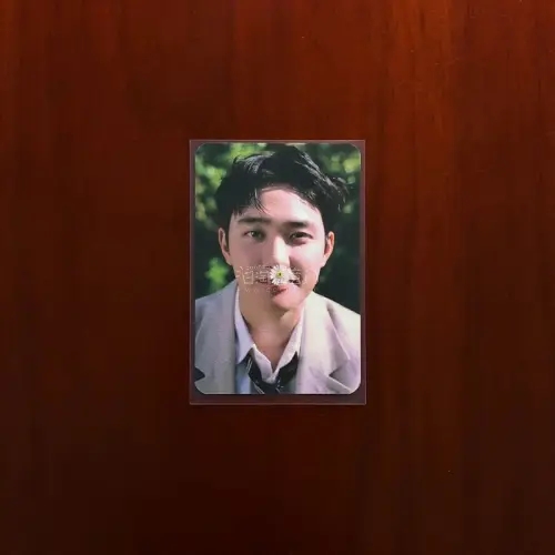 继续我的EXO周边搜集之旅~收到了期待已久的俊勉和暻秀小卡，通过挖煤姬购自煤炉，竹蜻蜓专线安全送达，对轻量小物非常友好~有俊勉的FM写真卡、手翻书set和人偶卡，温文尔雅的白衬衫造型太适合他了，真是帅到极致，惊为天人~暻秀的迷你1的mumo特典卡也很美，清新自然，充...