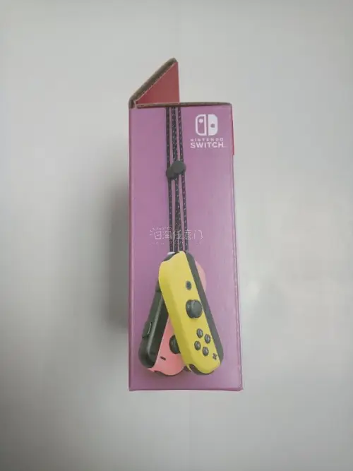 这个购入4套全新joycon手柄，每个都是八角尖尖，没有用过的痕迹。另外，这个买到了稀少的全新带盒的大乱斗限定手柄，非常稀少，物品全新没有任何问题，开心，收藏了。