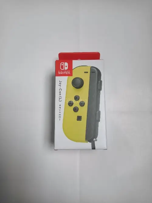 这个购入4套全新joycon手柄，每个都是八角尖尖，没有用过的痕迹。另外，这个买到了稀少的全新带盒的大乱斗限定手柄，非常稀少，物品全新没有任何问题，开心，收藏了。