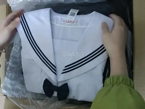 大家好，这是一期挖煤姬的，七月好物分享。挖煤姬的合单速度很快，合箱非常方便。有多种物流方式可以选择，这次走的是EMS，物流速度也非常快，挖煤姬还经常有优惠券和积分活动，体验感很好，很适合切煤。这次切了一些非常喜欢的连衣裙，到手状态很好全新未拆，品相很满意。这次购物体...