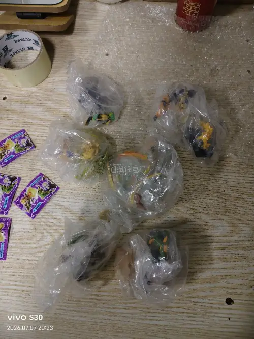 终于在任意门蹲到这套龙珠经典名场面盒蛋全套！整体海淘体验超省心，转运打包严实，每只手办都单独气泡袋分装，外箱加固无磕碰，到手漆面完整无掉漆。