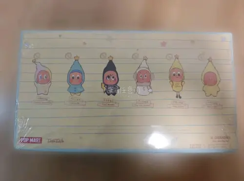 -星星人三代好梦气象局毛绒挂件盲盒
​整盒6款无隐藏、无重复，端盒必集齐全套6个基础款
​毛绒+搪胶结合挂件，主打包挂、钥匙挂、随身小挂饰