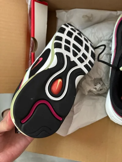 真的是物美价廉，买到了精品耐克鞋子