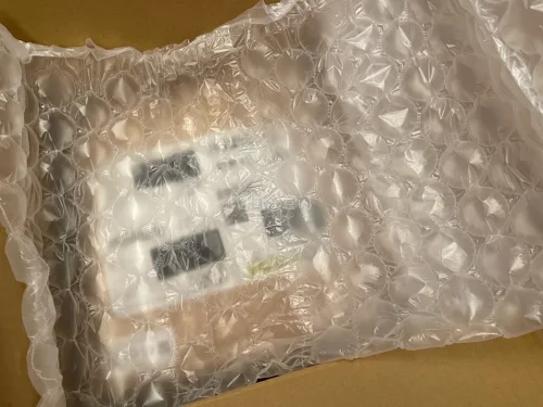 蹲到了心心念念的塗鴉貓咪sk！非常童趣可愛的柄圖，純棉布料很好打理，版型也很喜歡，自帶蓬度。
這次還買了些其他東西，包裝得很好。發貨也很快。