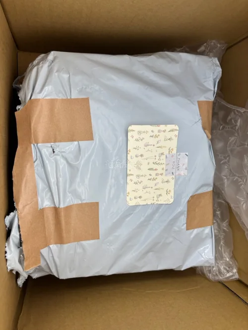 第二次挖煤，包装一如既往的扎实，即便海运速度也很快，2周就到了。其中90年代初的中古竟然保存的这么好。卖家也很可爱，贴了个感谢收物的标签卡。愉快～