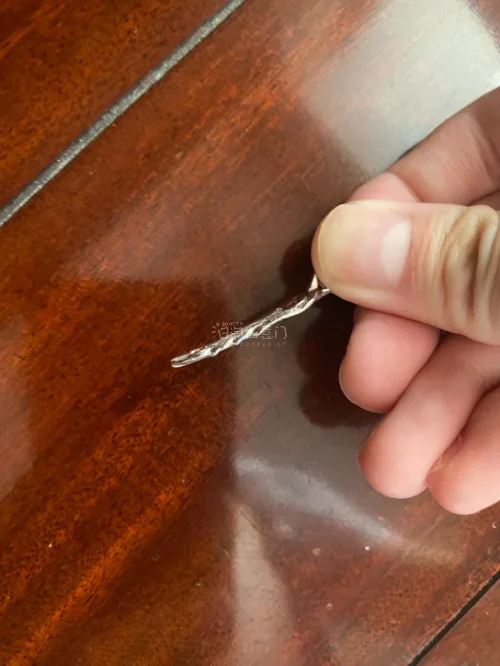 买了高桥吾郎的平替款，但是工艺非常到位，羽毛刻画很生动，可以单戴也可以和其它珠子DIY，包装也非常好。