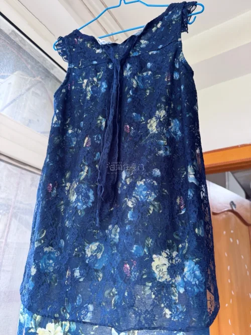 用挖煤姬淘到心心念念的axes femme藏青蕾丝碎花背心，国内二手市场很少见。
平台检索分类做得很细，找日系少女古着特别方便，识图是海淘软件中做得最好的。
集运打包特别用心，蕾丝面料怕勾丝，还单独套了防尘袋，泡沫缓冲裹得严实。清关速度也很稳，全程物流能实时追踪，到...