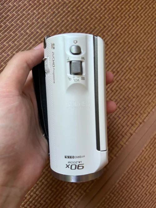 这次在挖煤姬同时拍下松下与佳能两台复古DV，整趟购物体验全程舒心顺畅，必须认真好评。平台界面自带中文翻译，竞拍出价、入库合箱、物流追踪每一步都清晰直观，新手海淘也完全不会迷茫。两台机器日本卖家标注成色如实，没有隐瞒瑕疵，入库查验信息透明，我额外加了加固打包服务，包裹...
