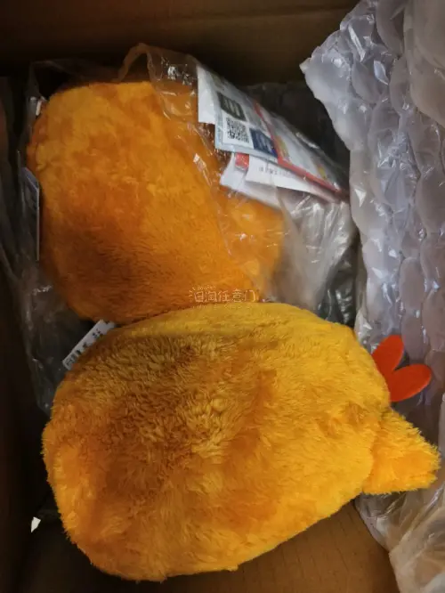 挖煤姬切的第一单，体验感很好，这单走的竹蜻蜓，包裹很严实，还包了泡沫纸，东西完全都没有损伤，价格实惠，包装很好，东西也很好，拍照服务也很放心，选择挖煤姬页面简洁方便，翻译也准确，适合新人用，第一次切很开心