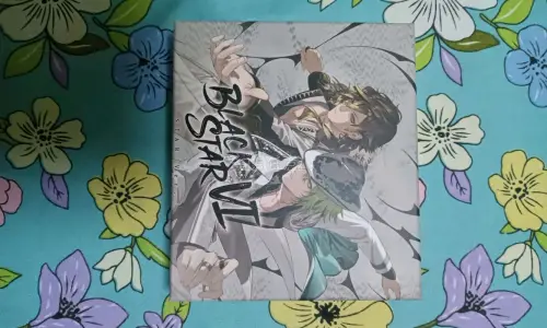 這次買書和CD的體驗真的讓我非常驚喜！非常滿意價格，性價比簡直高到沒話說比國內二手市場便宜很多，到手書本也幾乎是全新的狀態，內頁乾淨平整，沒有任何折痕或發黃的痕跡，CD的外盒和歌詞本都保護得很好，光盤也沒有磨損或破損，非常滿意的一次購物體驗！