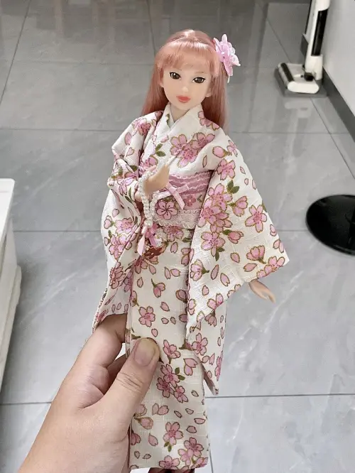 成功在雅虎日拍拍到心心念念的My Deer Friend momoko，转运全程包装扎实无磕碰，娃娃本体状态超出预期。粉棕渐变长发柔顺有光泽，关节可动性完好，温柔鹿系妆容氛围感拉满，中古价格十分划算，整个海淘购物流程省心顺畅，是一次超满意的收藏购入体验，非常推荐喜欢...