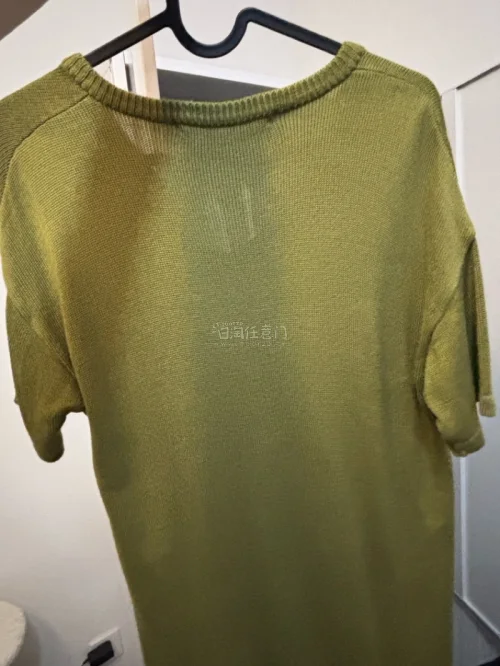 这次一件衣服可以走竹蜻蜓，非常划算，快递包装完好无损，衣服拿到手很有分量，版型也不错，整体海淘体验很丝滑。