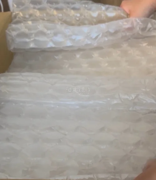 一直以来都使用的是海运，选了包装服务不仅会每个包裹都包一层泡泡纸，还会在空隙填上大的气泡柱，不用担心物品受损伤的问题！