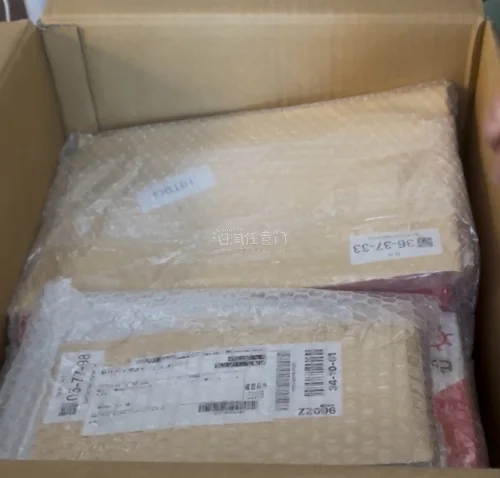 一直以来都使用的是海运，选了包装服务不仅会每个包裹都包一层泡泡纸，还会在空隙填上大的气泡柱，不用担心物品受损伤的问题！