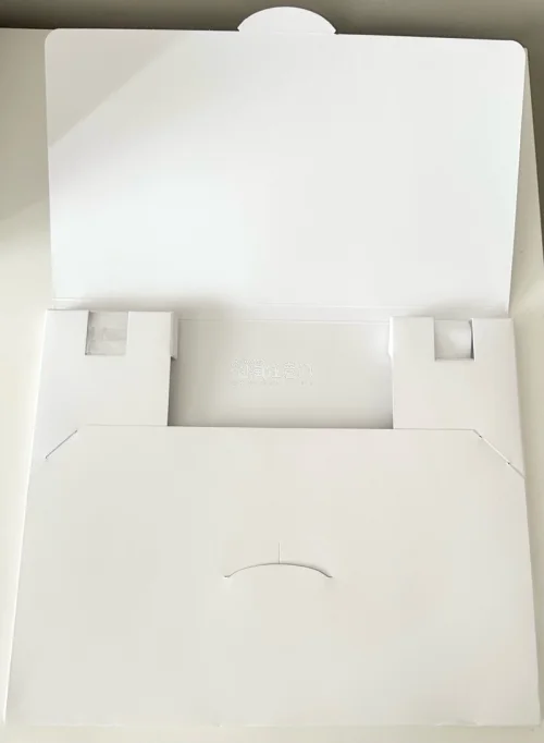 第一次使用ems线路，物流快，包裹很结实。内部保护措施很给力，包了很多层泡沫纸，亚克力板没有任何损伤，好评(๑´`๑)♡