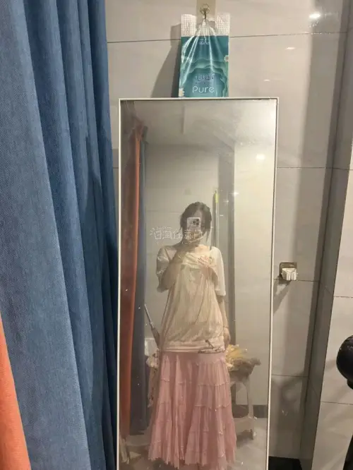 特别特别美的裙子，终于学会了在挖煤姬上淘古着了，可以好价买到许多可可爱爱的美丽古着，非常非常萌，并且工作人员很耐心地解答问题