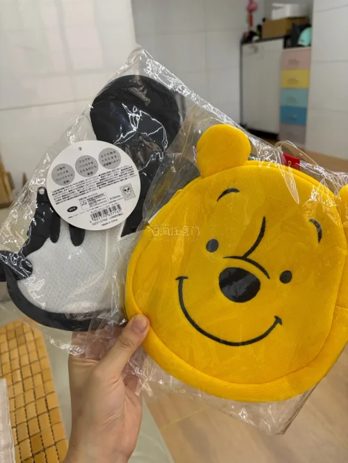 等了很久的一箱米奇杂货终于到了！每一件都超级喜欢！成色和价格都是好价拿下的，有一些甚至没有同款，物流很快