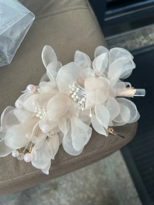 好美的夹子 实物比照片漂亮多了 比我想象的大
这条sm2连衣裙也好美 刺绣太精致了
非常喜欢 物流也很快 包装还垫了泡沫很细节