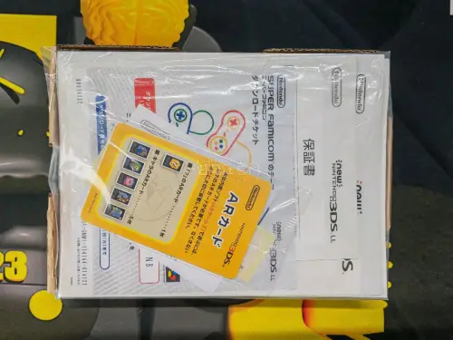 之前就一直想收一台SFC限定版的新大三，刷了很久的煤炉偶然间发现了这一台。卖家的描述是使用很少接近未使用，而且也有保护壳和保护膜。反复确认了照片的成色以后，砍价申请也顺利通过，于是果断拿下。国际快递走的邮政Air，打包认真，快递速度也很快，开箱以后发现成色确实可以，...