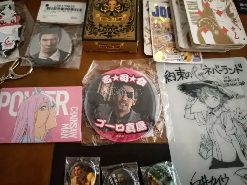 切了一点自推复数还有好价。还有一个第一眼就想要的垃圾箱，杂七杂八的东西，东西很多，但是很意外都没问题，没有什么伤